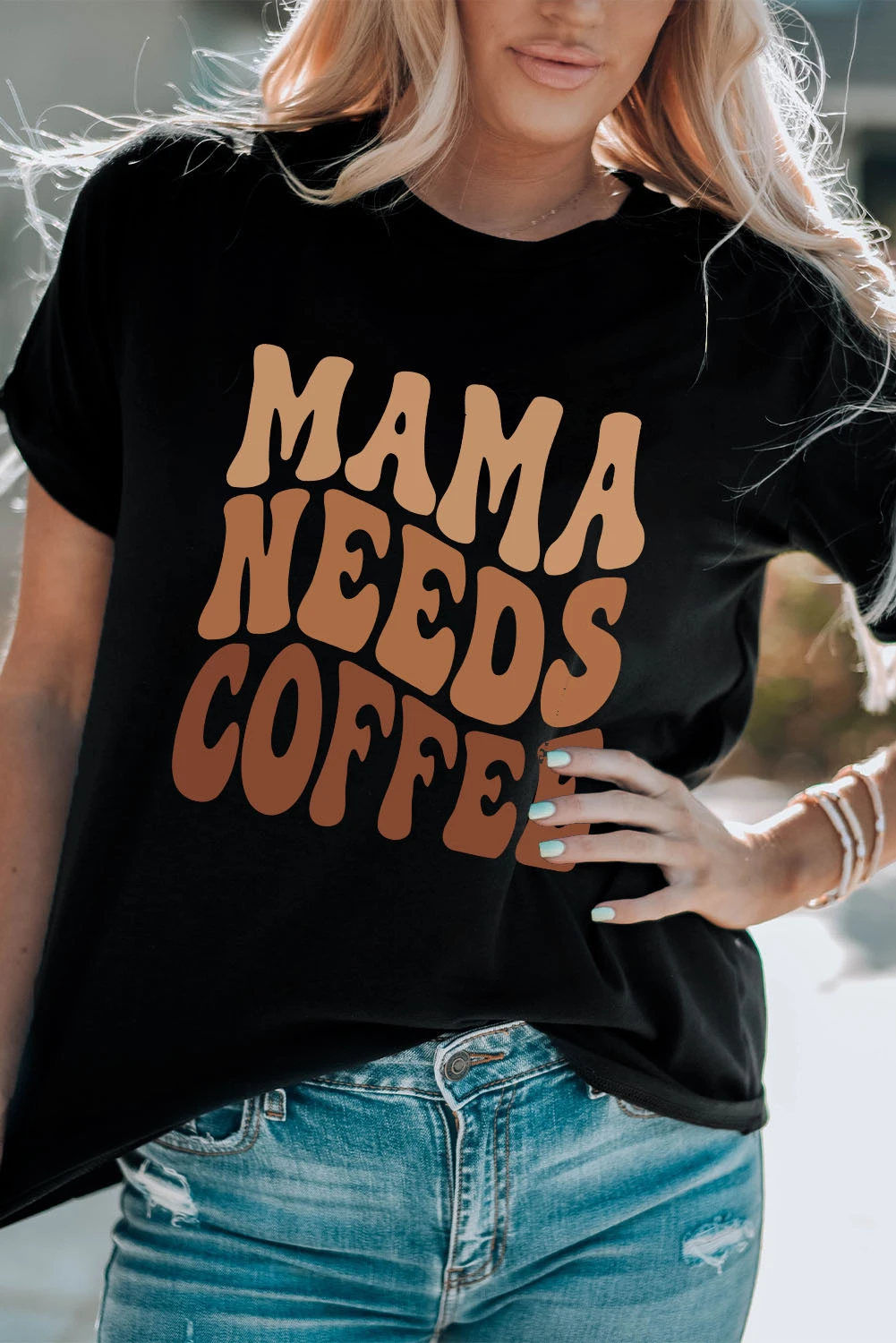 黑色 MAMA NEEDS COFFEE 图案 T 恤 LC25224551