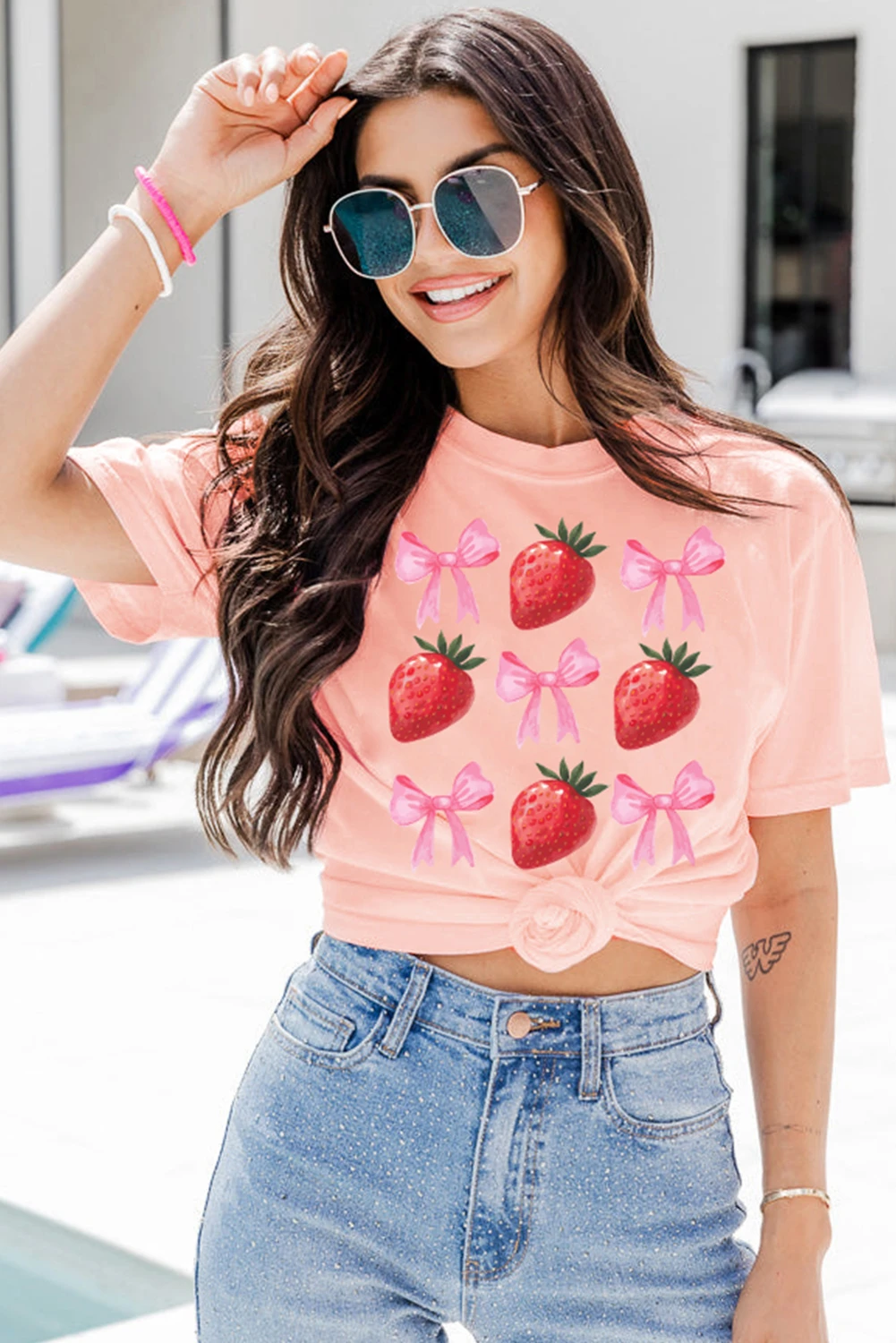 粉色草莓 & 蝴蝶结图案 T 恤 LC25224905