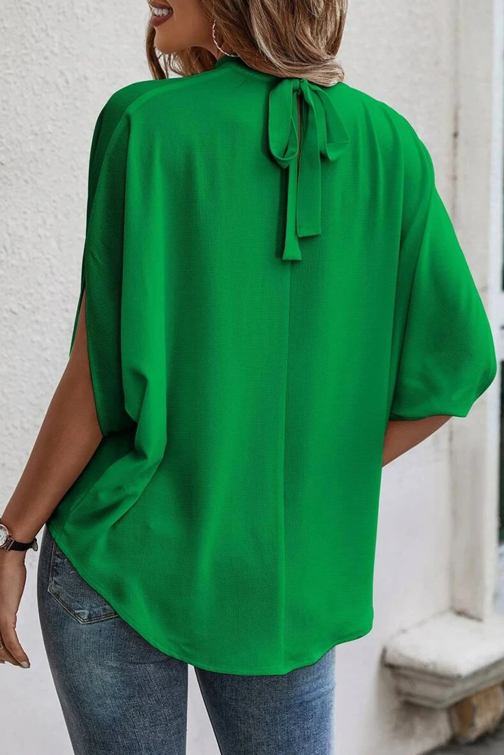 亮绿色纯色小高领开叉蝙蝠翼袖衬衫 LC25127310