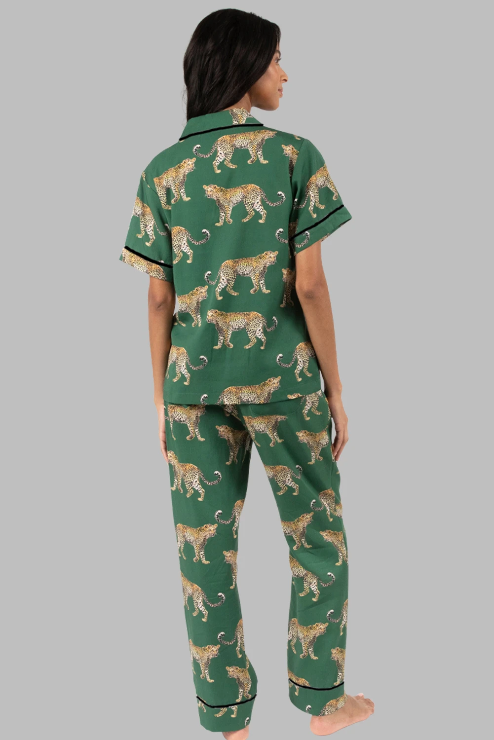绿色猎豹印花短袖衬衫和裤子睡衣套装 LC625793