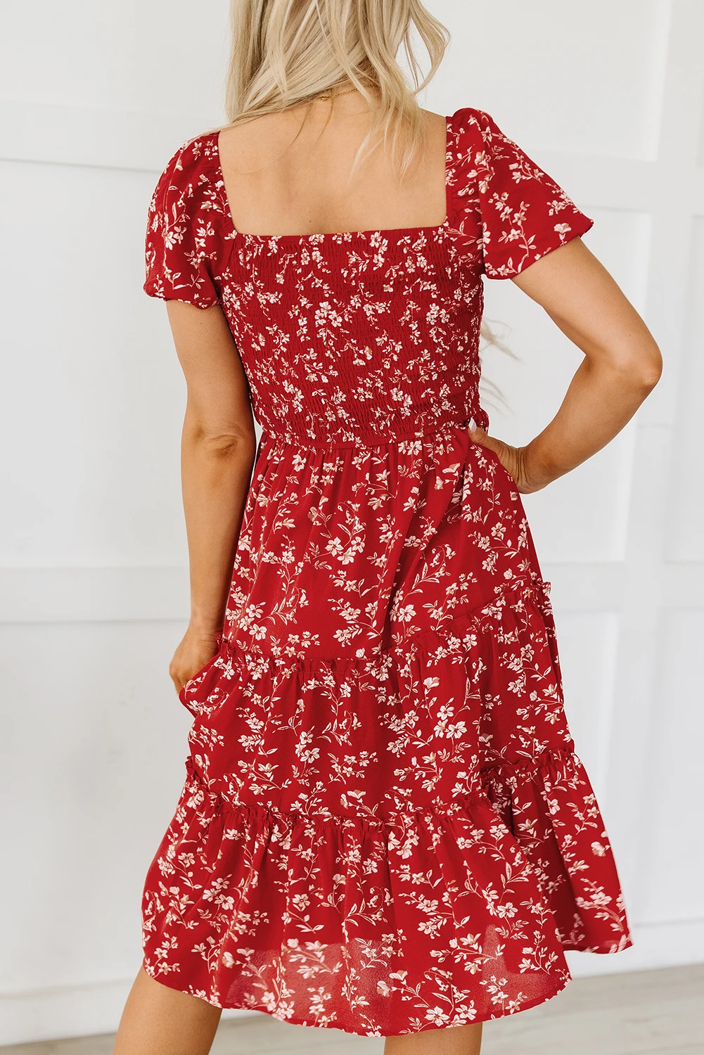 红色波西米亚花朵抽褶方领分层中长花卉连衣裙 LC6119647