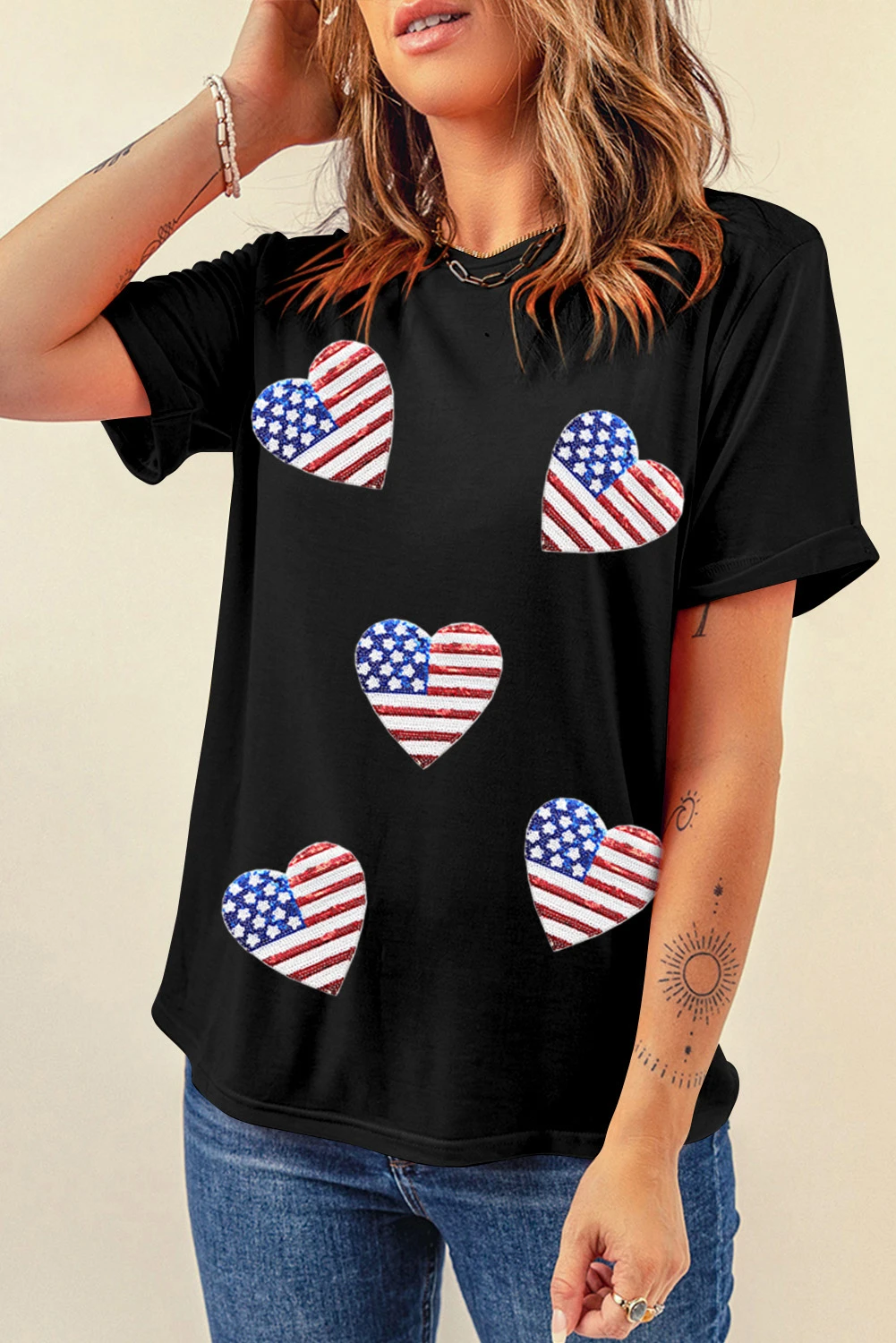 黑色亮片美国国旗心形图案 T 恤 LC25225014