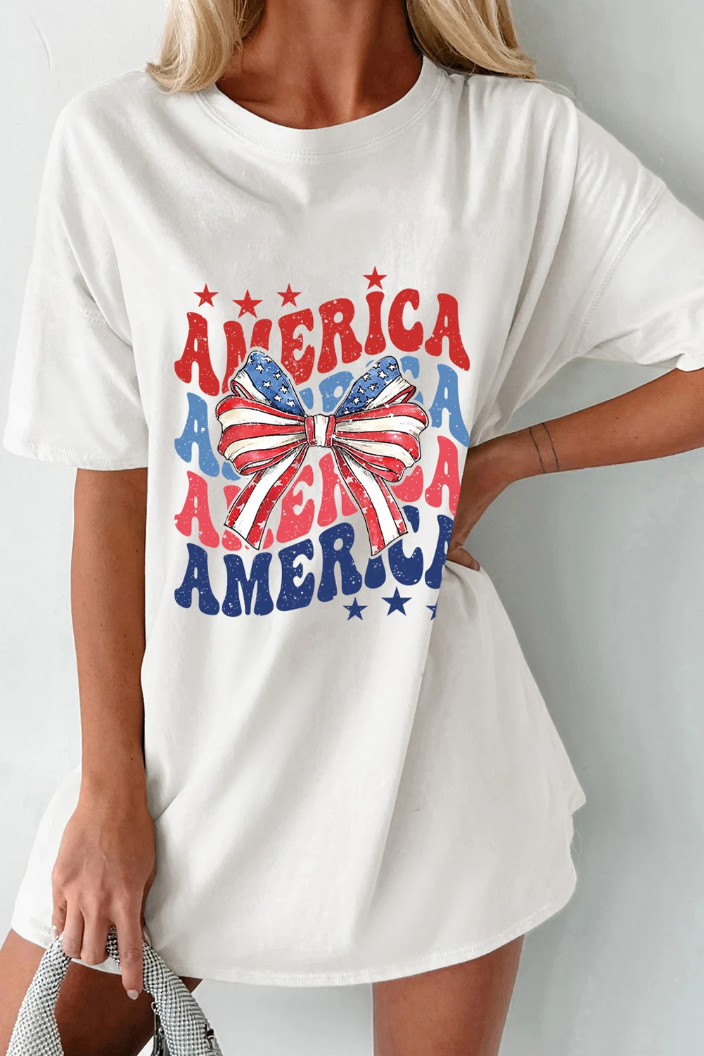 白色 AMERICA 星星和条纹蝴蝶结图案 T 恤 LC25225278