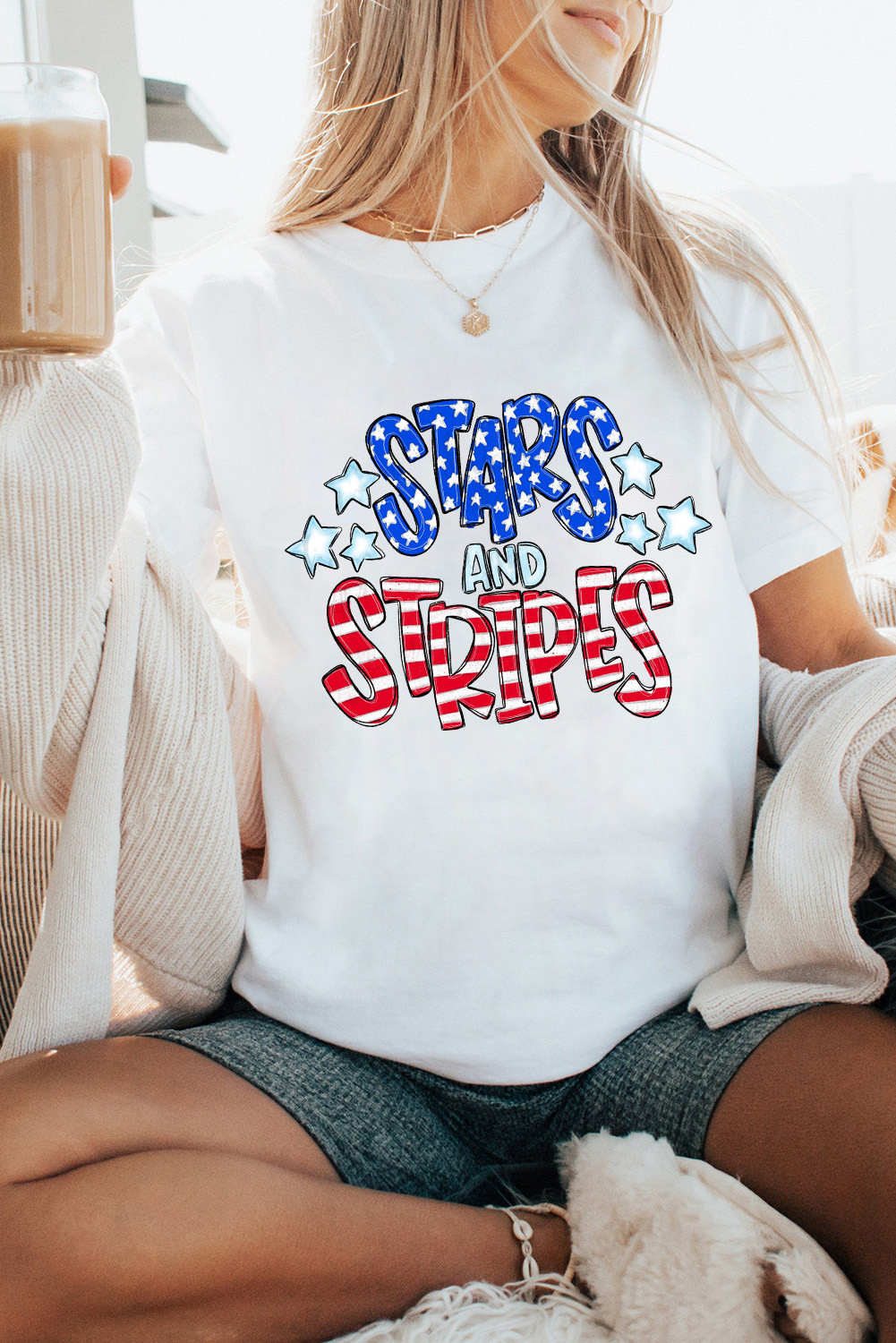 白色的星星和条纹圆形颈部图形T恤 LC25229142