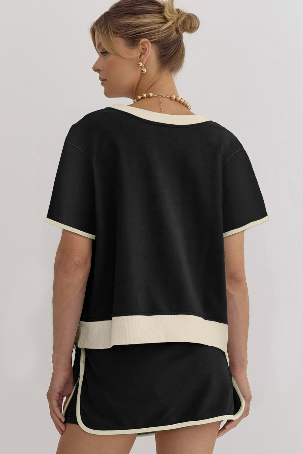 黑色的ColorBlock边缘滴肩T恤和Skort 2pcs套装 LC631178