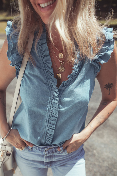 Beau Blue Frilly Ruffle Trim V Neck Chambray背心