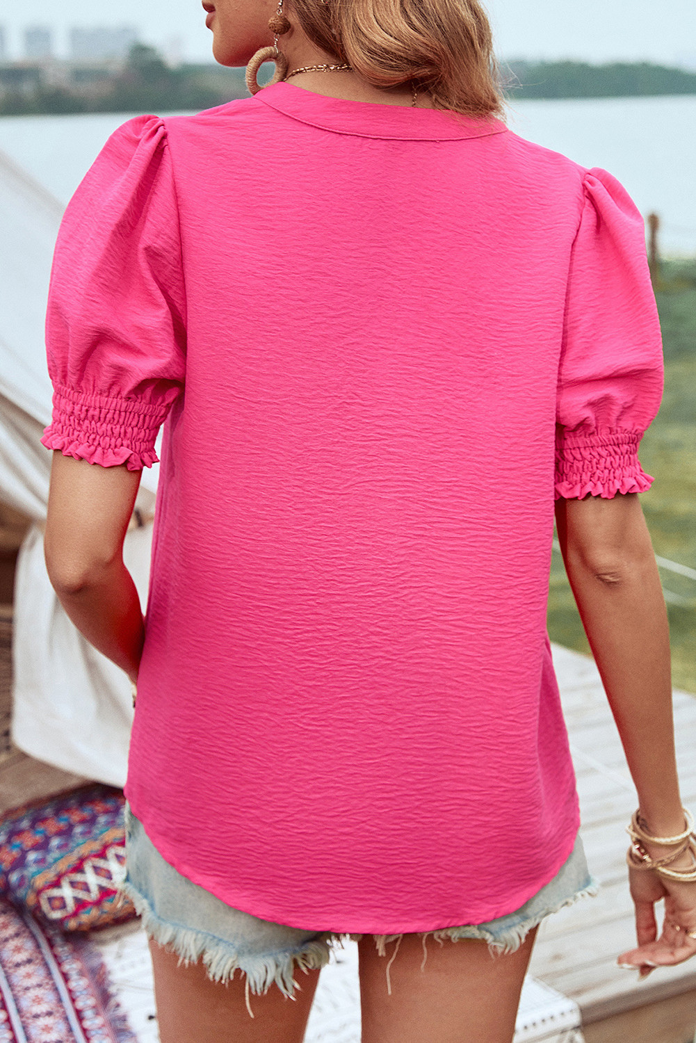 草莓粉红色的分裂脖子smocked Puff短袖上衣顶部 LC25132893