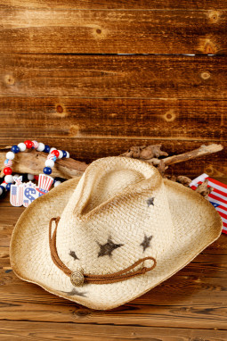 卡其色复古星形形状编织的宽式布林扣帽