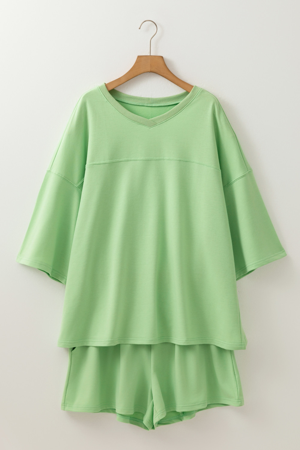 草地雾绿色加大尺寸v脖子滴肩T恤松散的短裤2件服装 LC627370