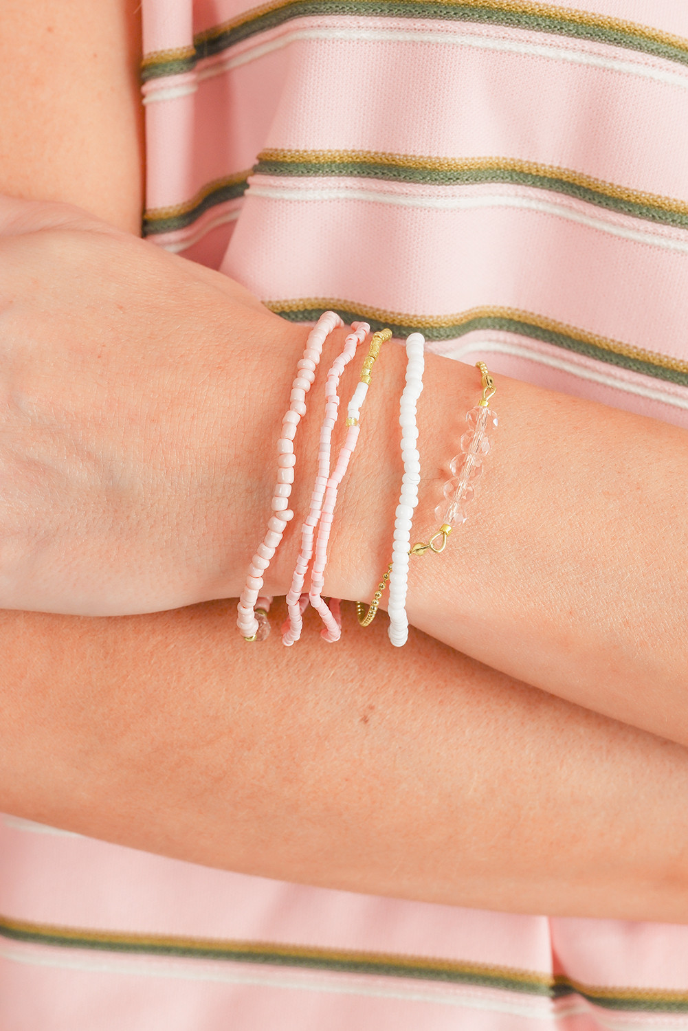 粉红色的珍珠水晶珠细节5pcs弹性手镯套件 BH014357