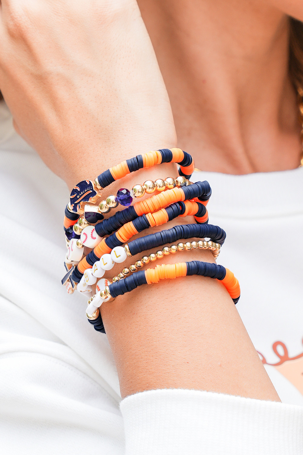 Russet Orange 7pcs游戏日足球可堆叠的手镯套件 BH014445