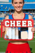 火红的红色欢呼雪尼尔字母pu皮革拼布清除化妆包