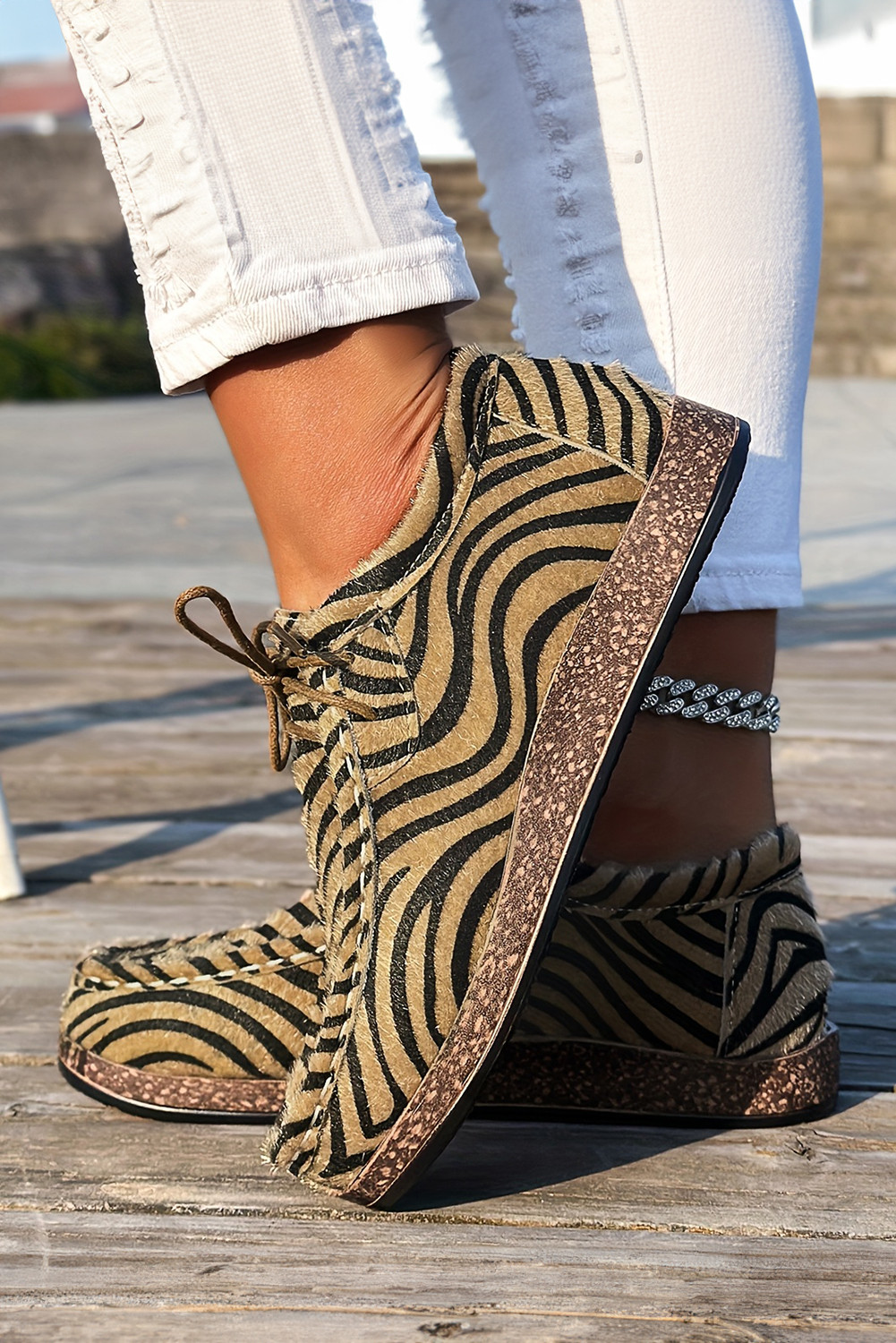 骆驼斑马条纹人造绒面革蕾丝装饰鞋上的鞋子 BH023986