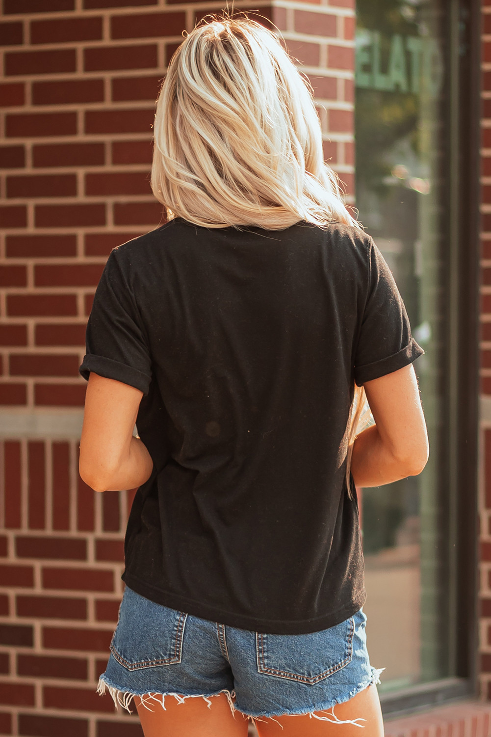 黑色闪闪发光的亮片弓球图案游戏日休闲T恤 LC25229564