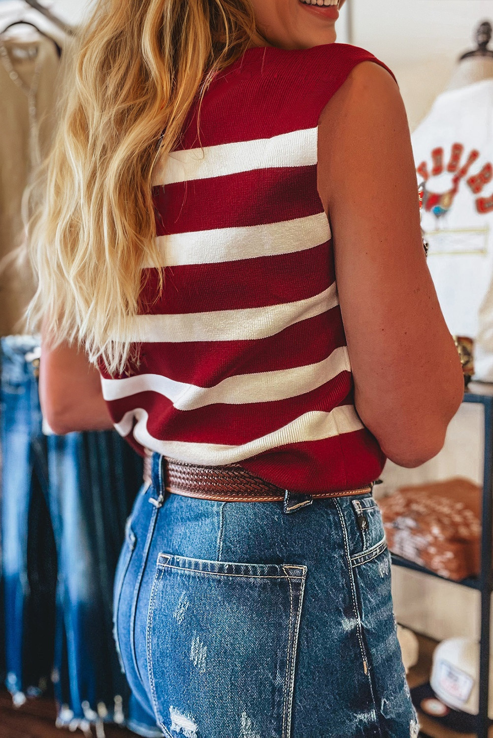 红色条纹领颈毛衣背心 LC276812