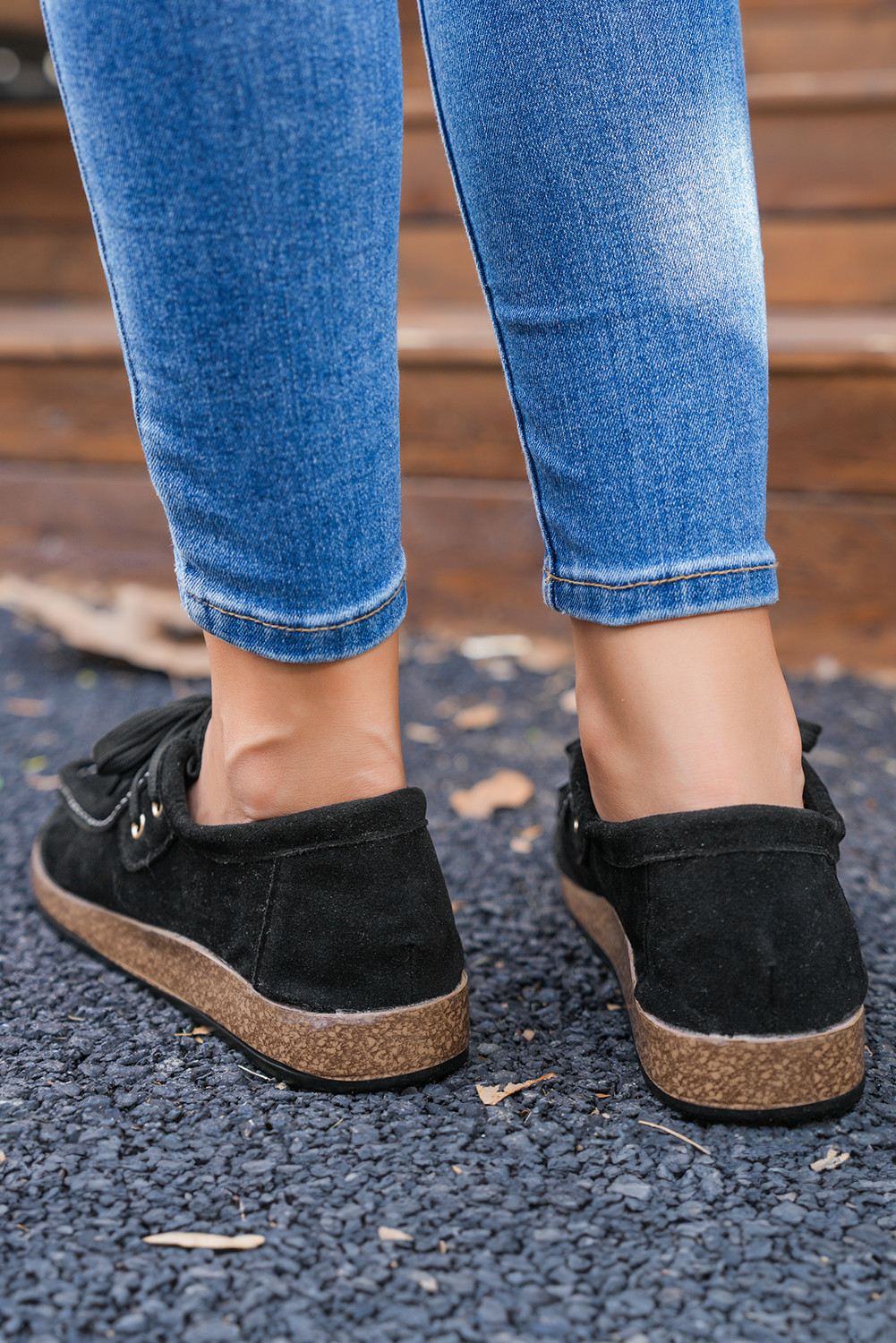 颜色黑色厚鞋带鞋带休闲鞋 BH023888