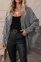 黑色鸟刺打开前长多尔曼和服