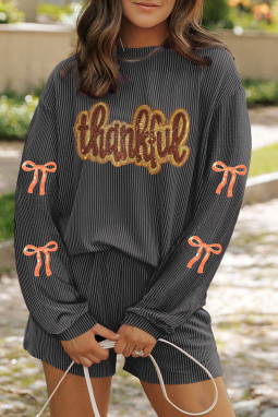 碳灰色感恩信补丁亮片弓袖扭曲的肋骨短套件