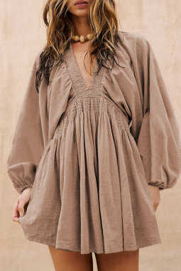 烟灰色深 V 领泡泡袖抽褶迷你连衣裙