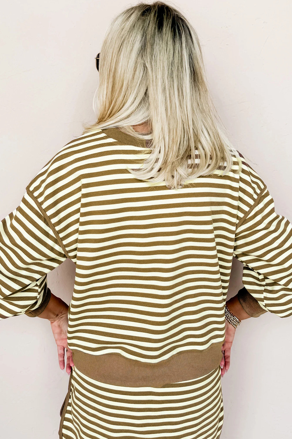 棕色条纹纹理落肩套头衫上衣抽绳迷你裙两件套连衣裙 LC631343