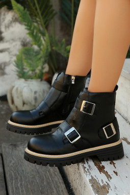 黑色 PU 皮革三扣带细节学院风战斗靴