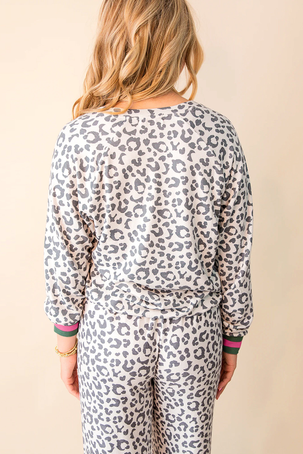 灰色V领豹纹长袖上衣条纹织带拼布抽绳长裤套装 LC628246