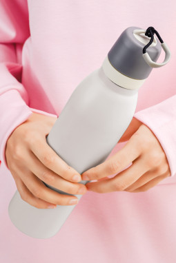 浅灰色 1 件 18 盎司/24 盎司不锈钢真空水瓶带绳柄