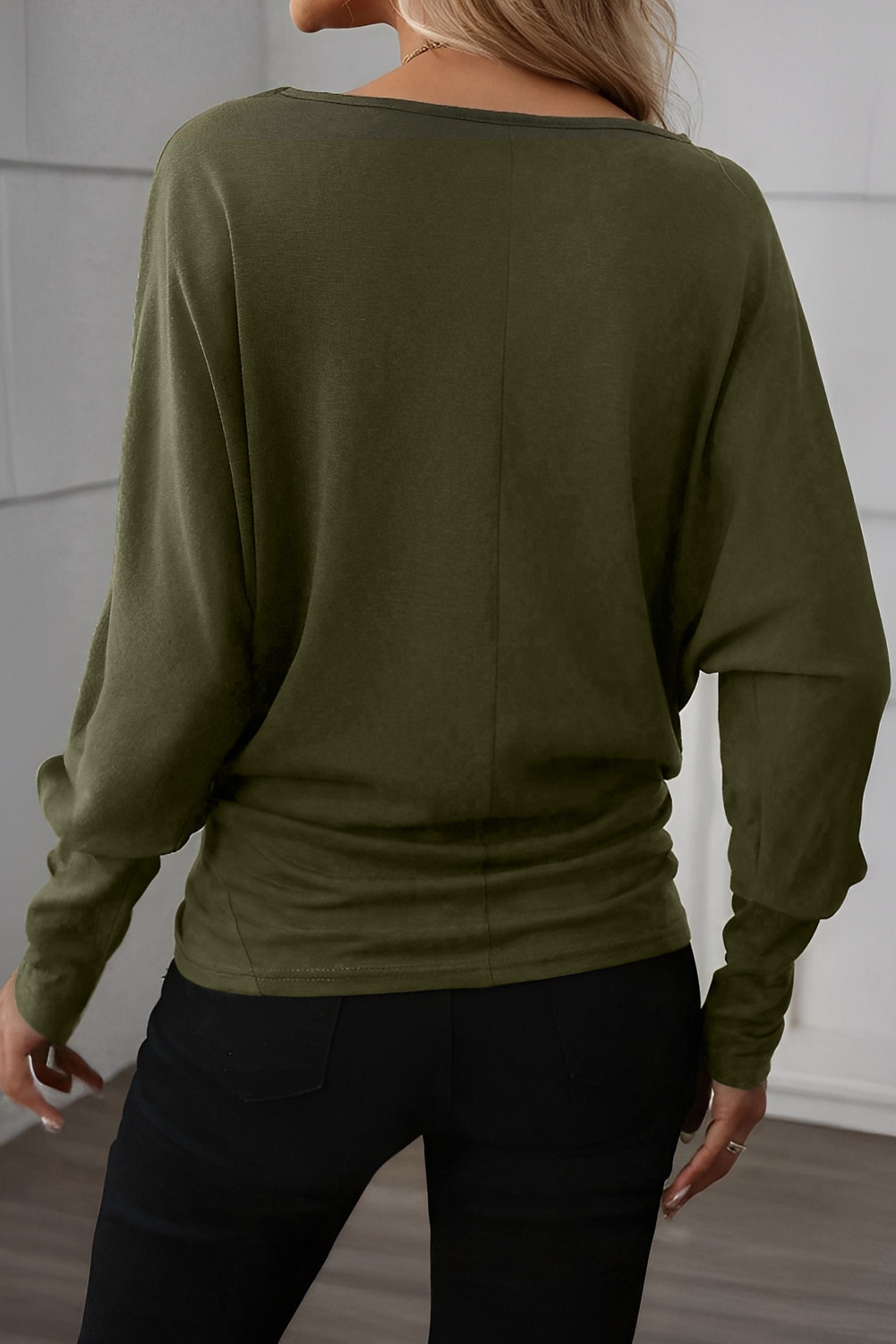 四叶草快乐亮片字母贴片长蝙蝠袖上衣 LC25229836