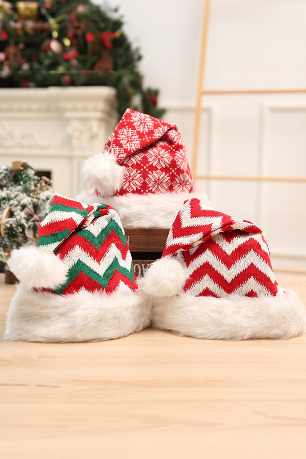 深绿色圣诞之字形条纹毛绒绒球拼布圣诞老人帽 BH043250