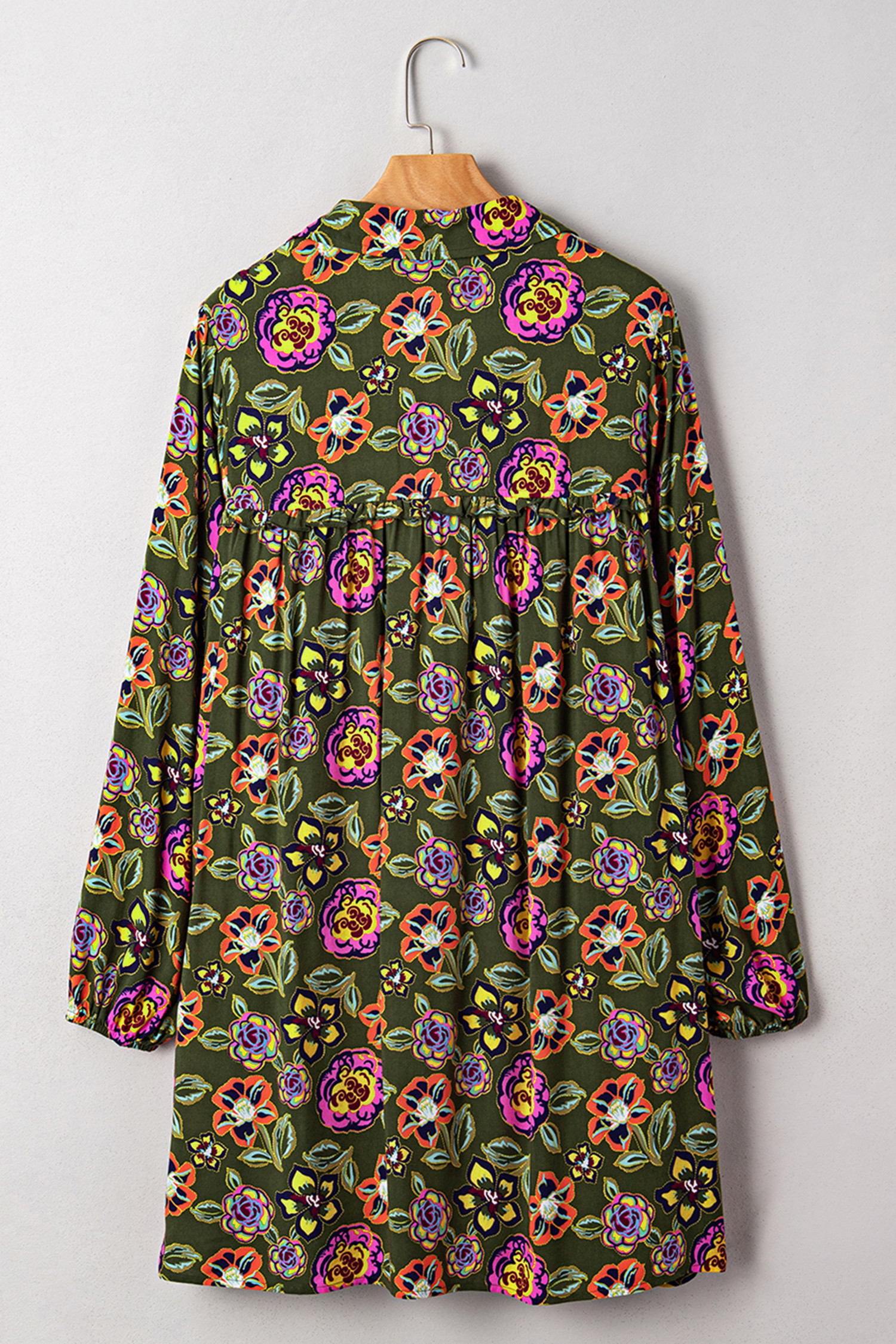 绿色大码花卉印花领 V 领宽松迷你连衣裙 LC6126222