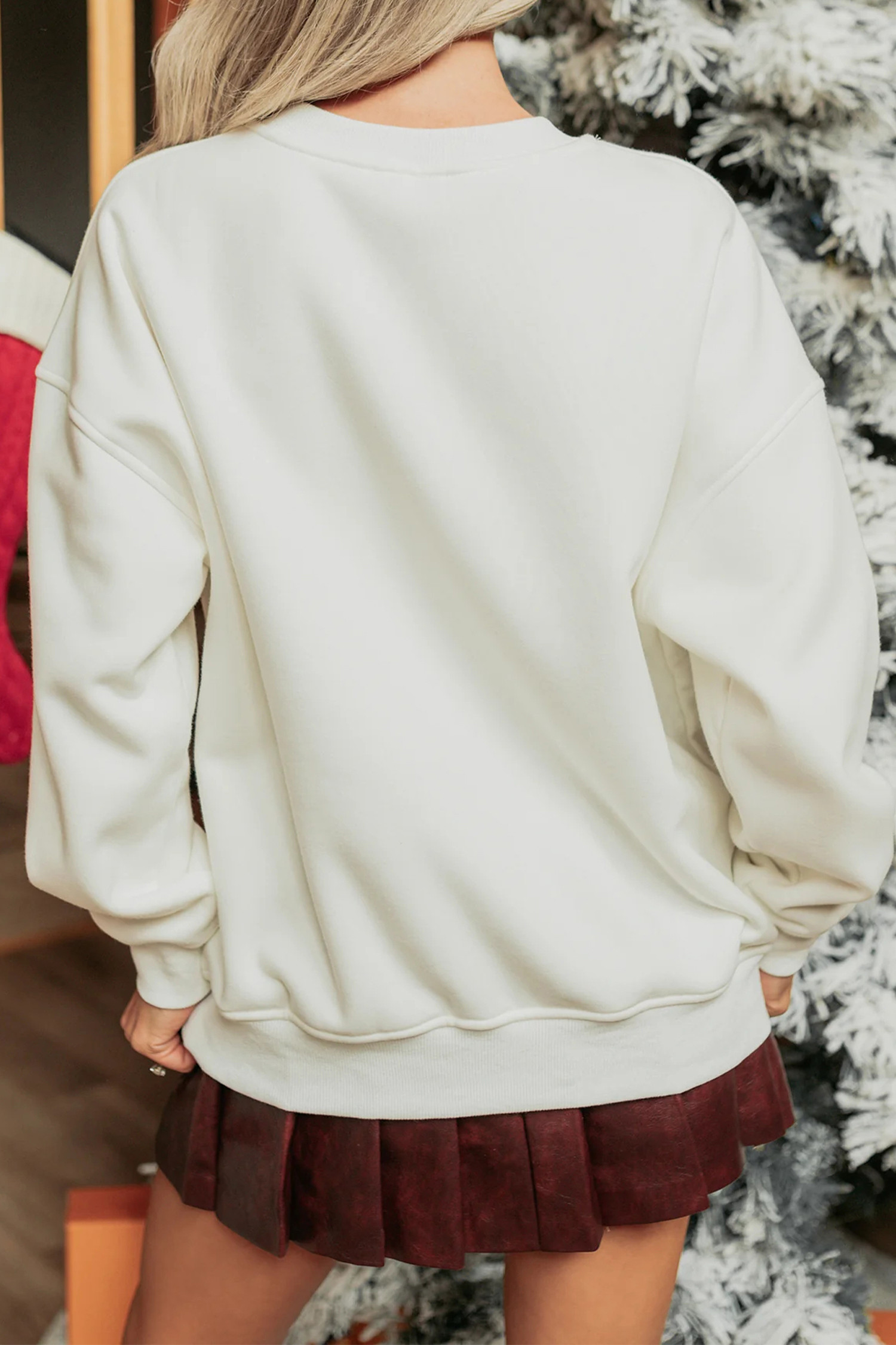 白色圣诞树丝带蝴蝶结印花落肩套头衫 LC25320993