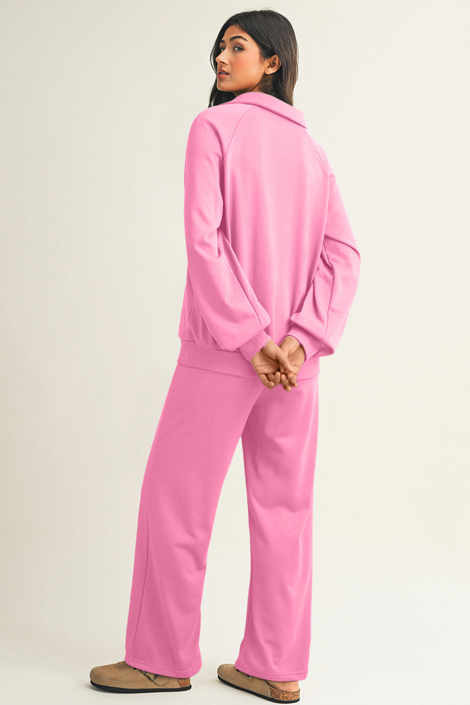 亮粉色 Polo 领 V 领套头衫和抽绳运动裤套装 LC628301