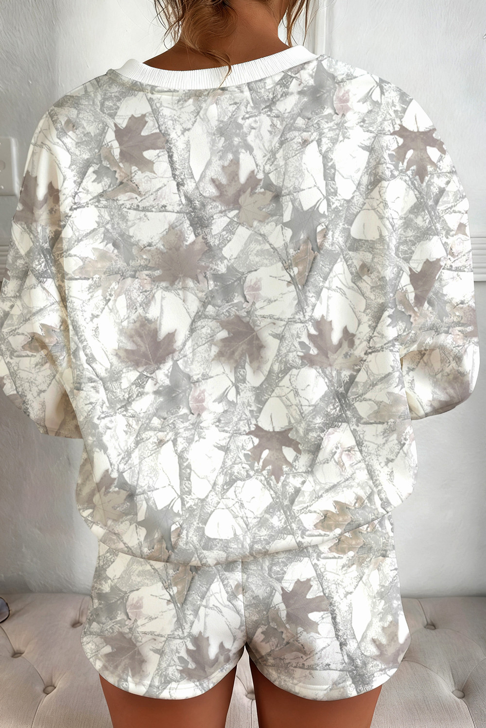 浅灰色抽象林地迷彩印花宽松套头抽绳短裤套装 LC628420