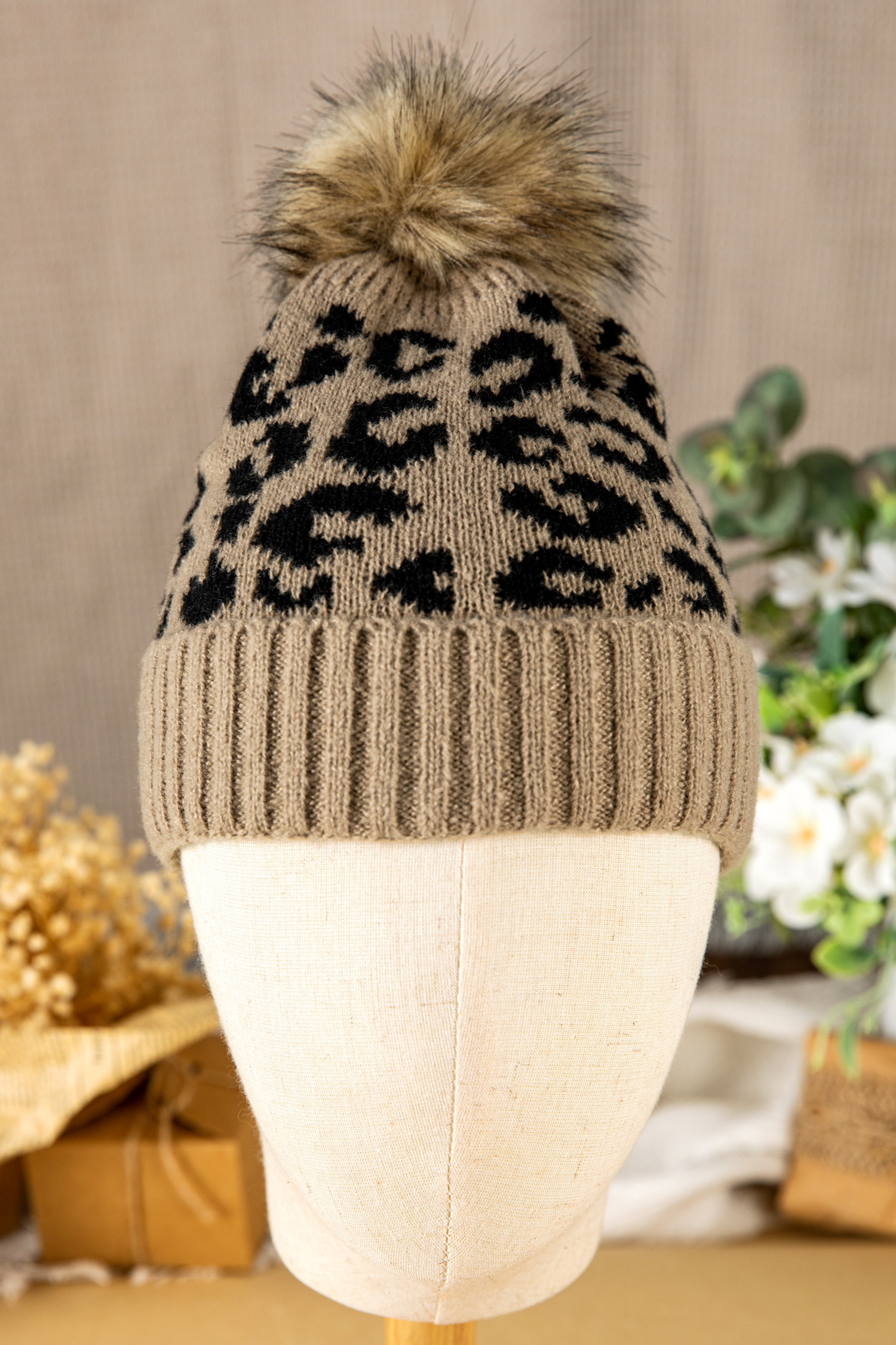 浅法式米色人造毛绒球豹纹针织毛线帽 BH043548