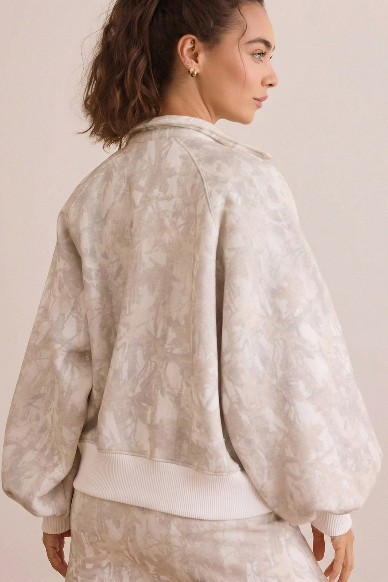 白色抽象林地印花灯笼袖套头抽绳迷你裙裤套装 LC631414