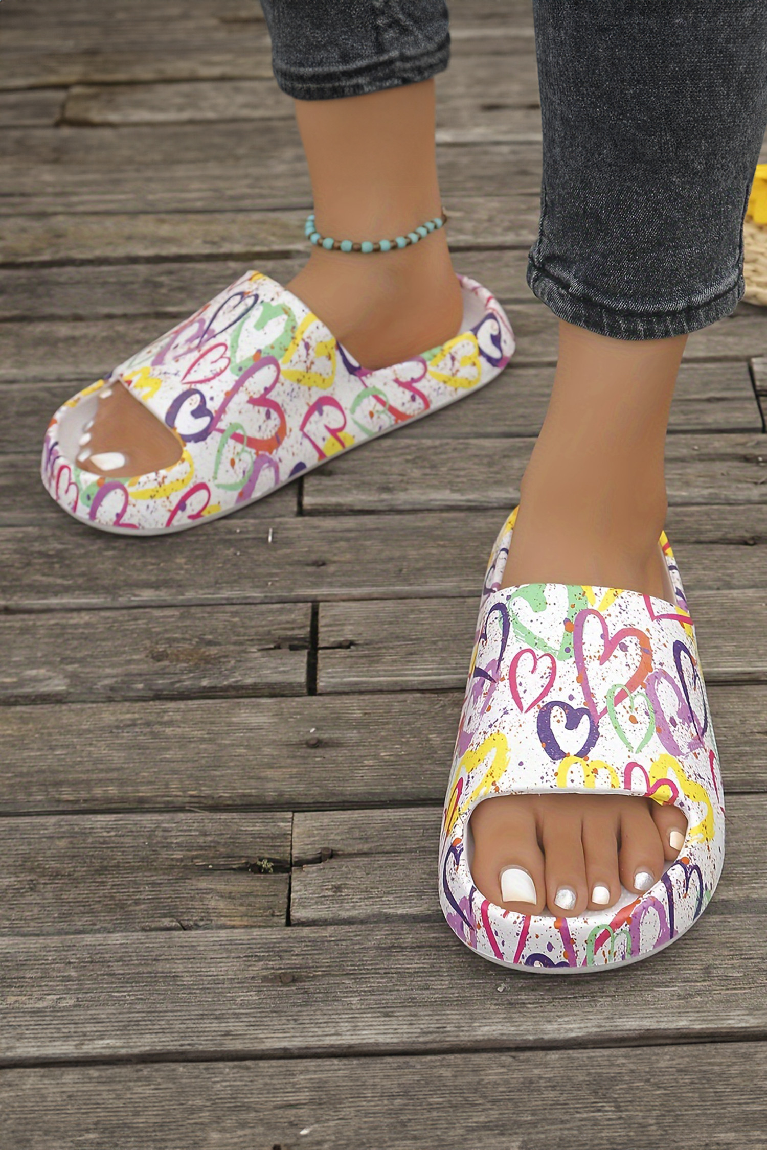 白色七彩心形印花 EVA 拖鞋 BH024263