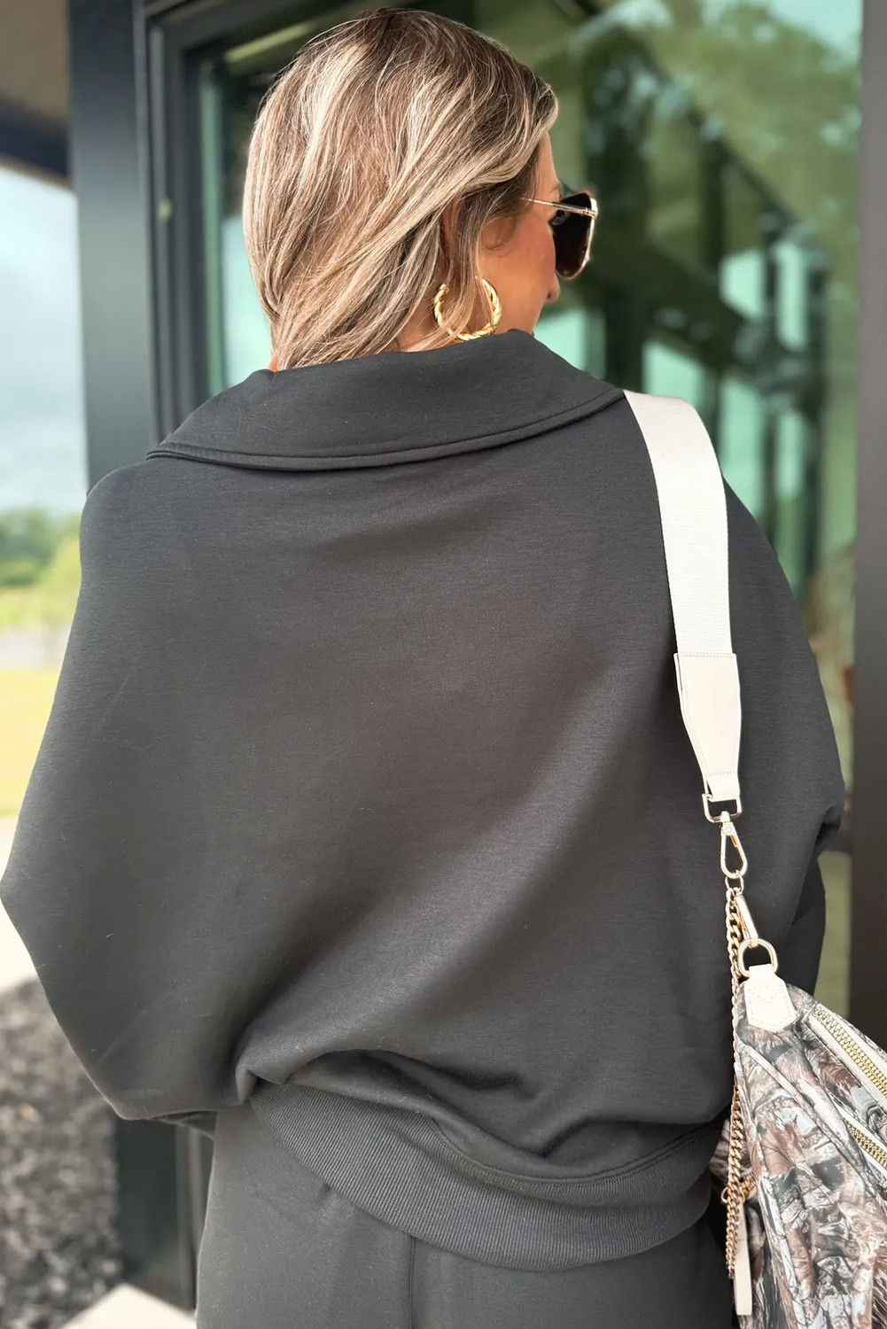 Bristol 黑色领 V 领套头衫运动裤套装 LC628631