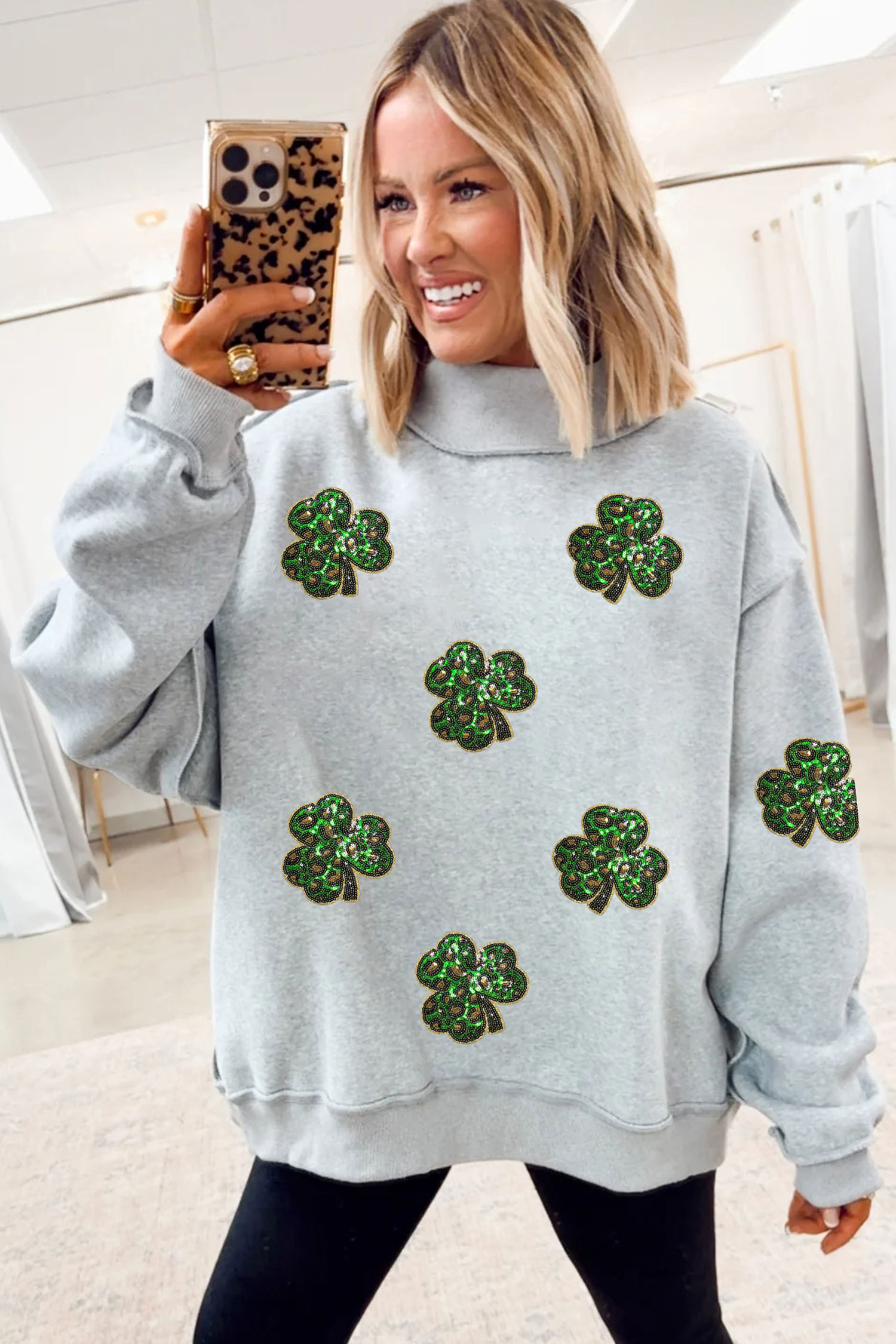 浅灰色亮片豹纹三叶草外露接缝小高领套头衫 LC25321255