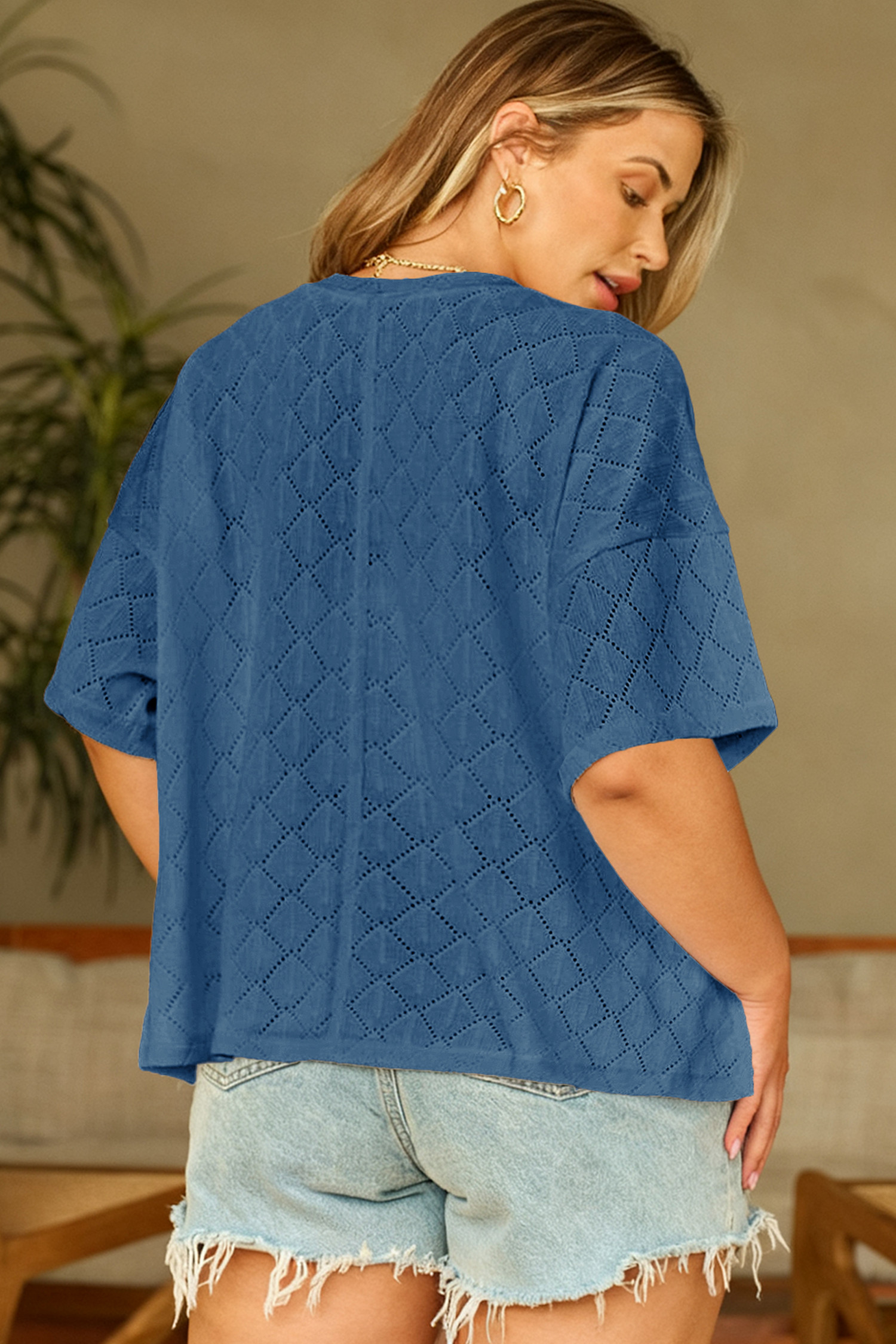 天蓝色挑窿菱形针织大码V领宽松上衣 PL2514896