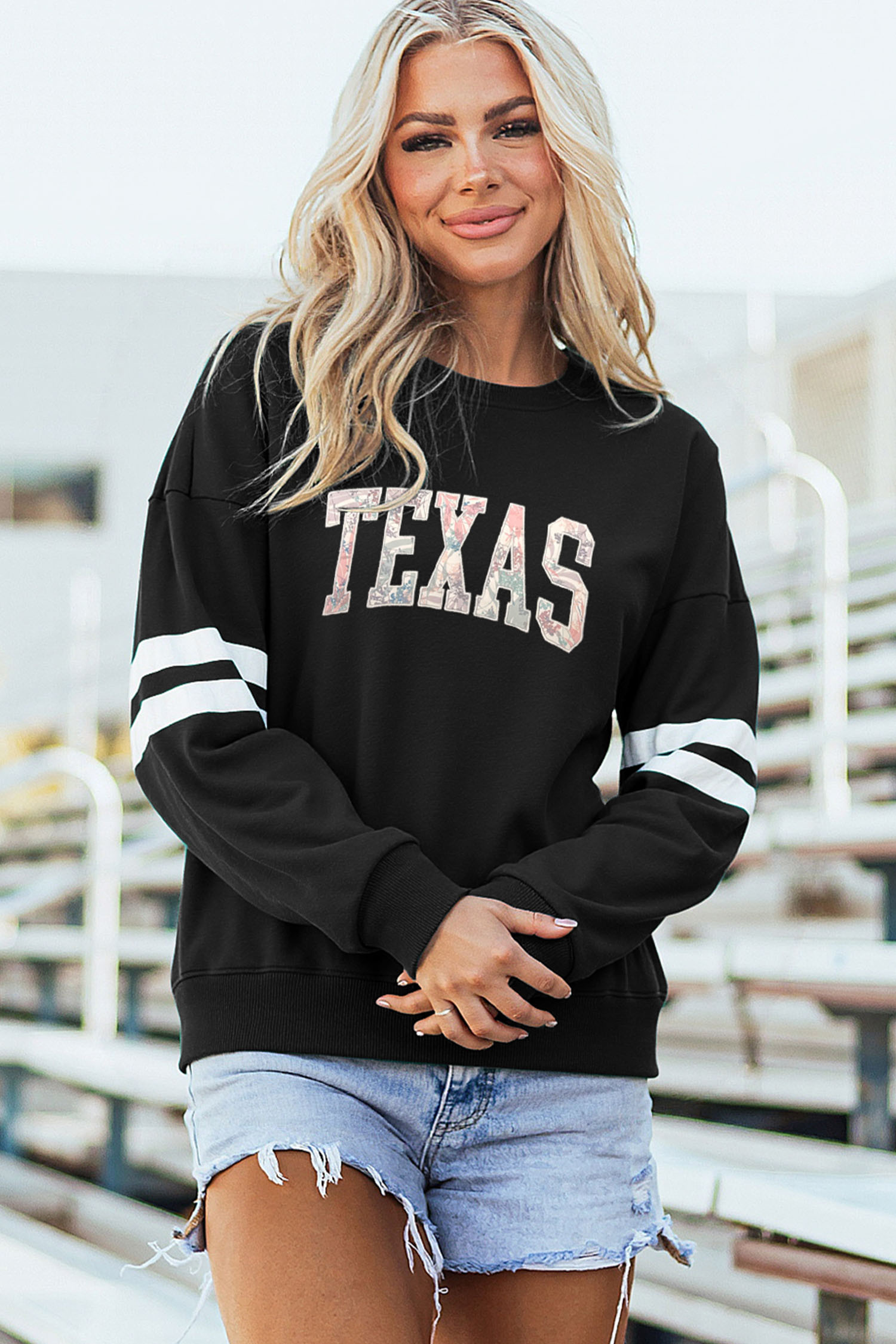 黑色 TEXAS 刺绣饰边贴花图案大廓形校队套头衫 LC25321171