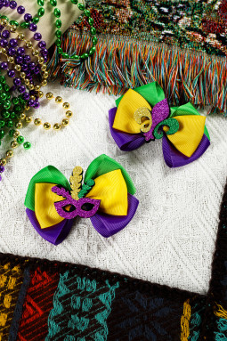 黄色闪亮 Fleur De Lis 狂欢节面具 1 对 Mardi 蝴蝶结发夹
