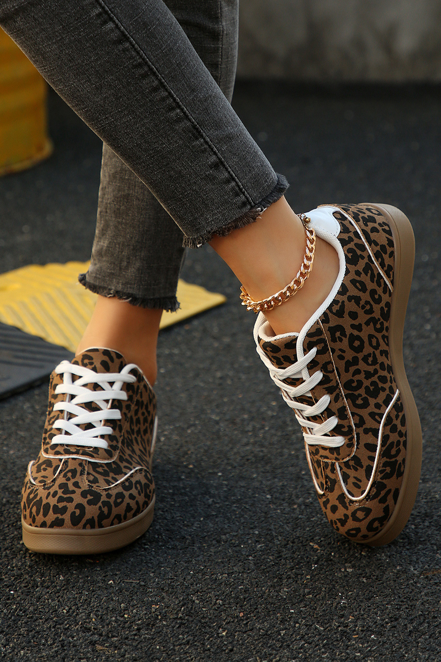 咖啡色亮面豹纹训练鞋 BH024151