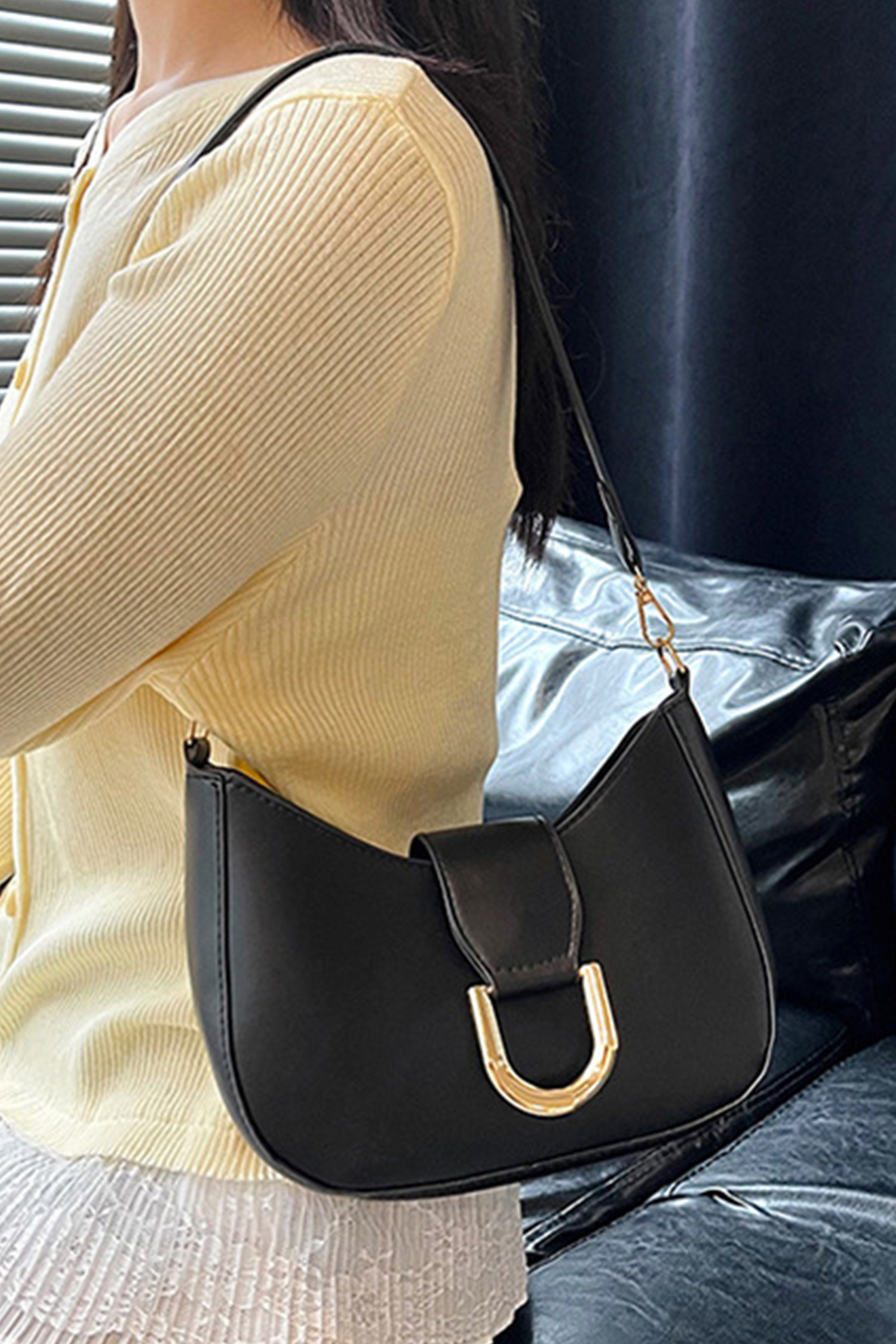 黑金色五金 PU 皮革单肩包 BH031550