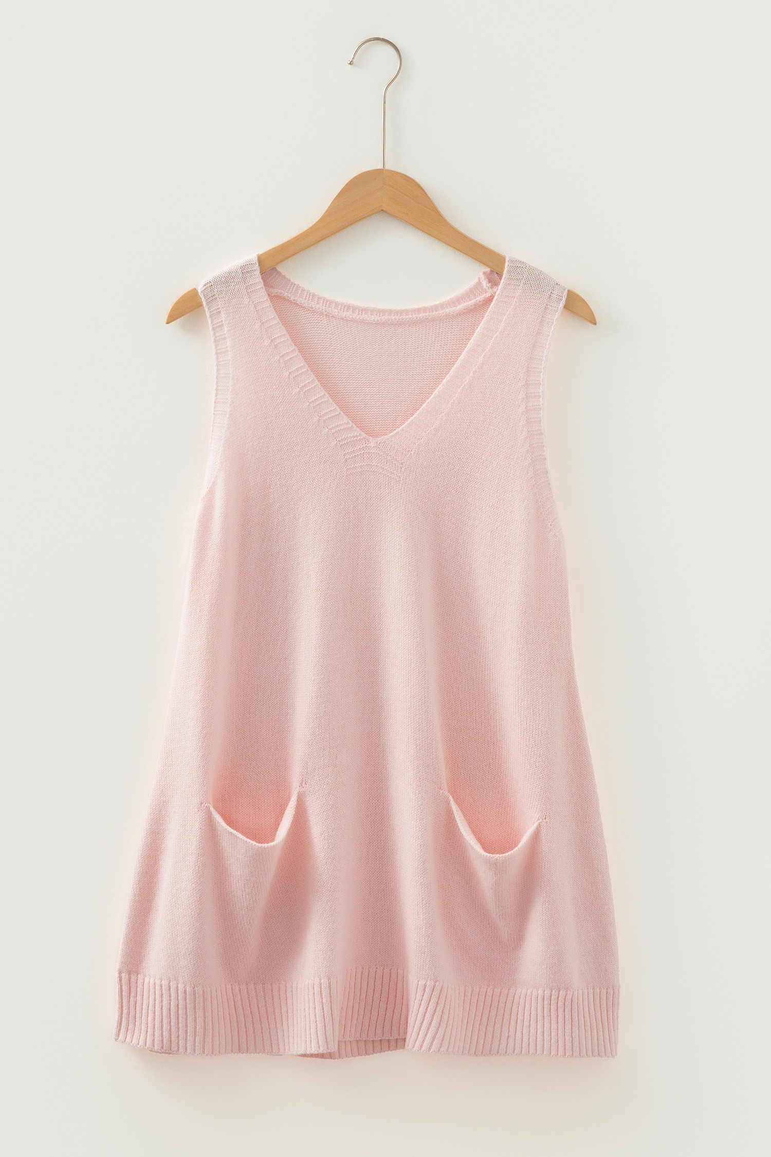 精致罗纹深 V 领口前袋宽松束腰外衣毛衣背心 LC276982