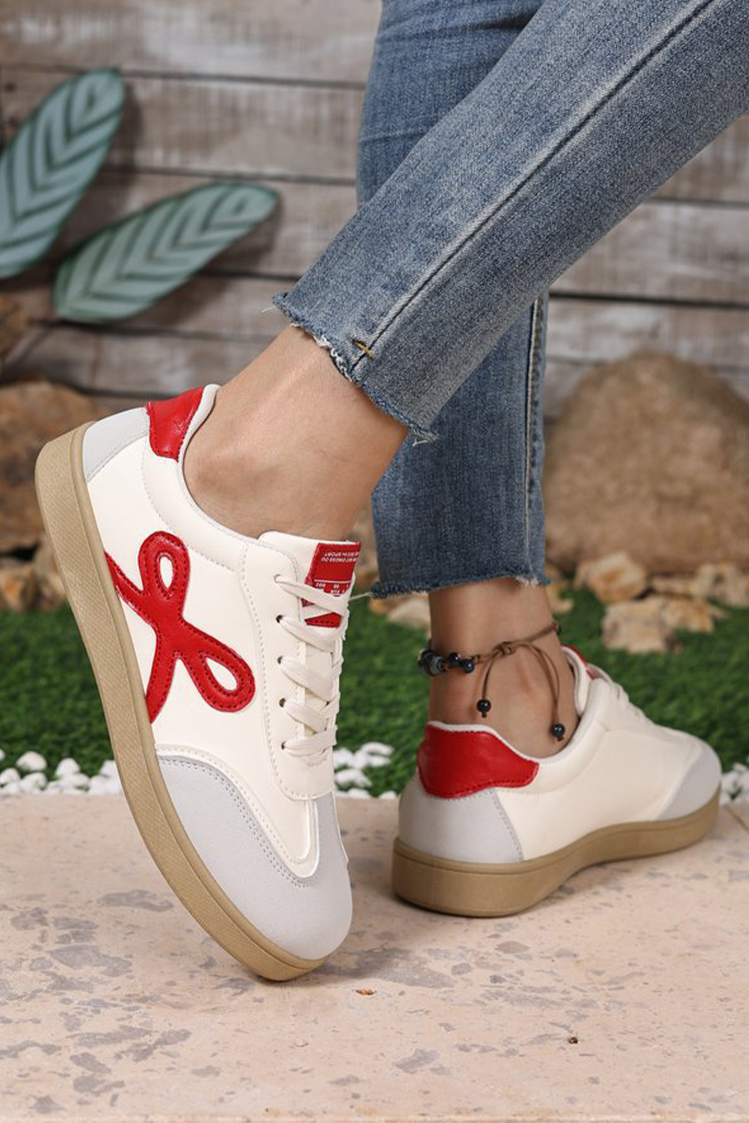 火红色可爱蝴蝶结贴片拼色 PU 皮革运动鞋 BH024194