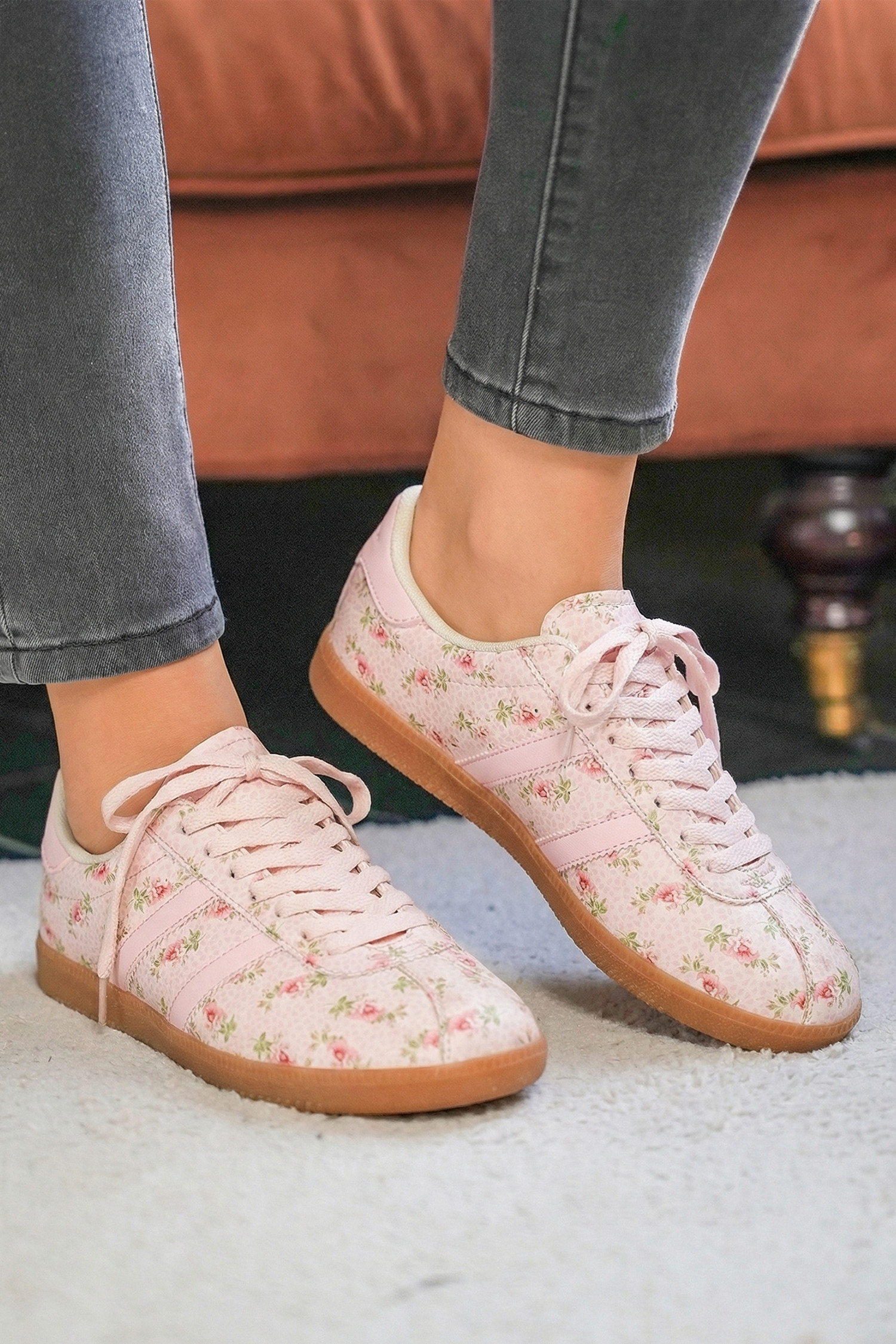 浅粉色花卉印花系带 PU 皮平底鞋 BH024118