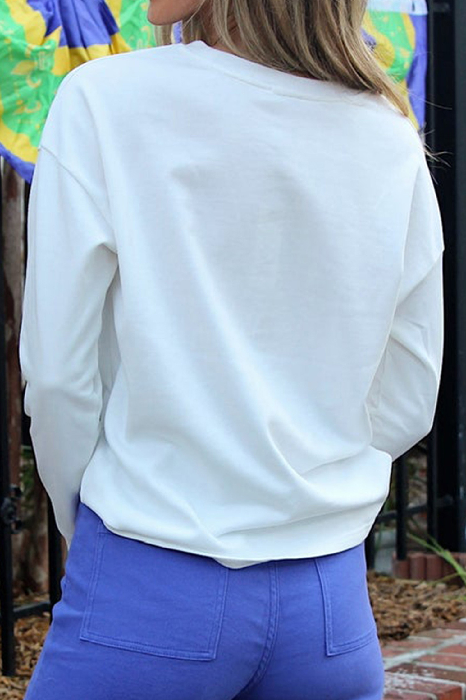 白色亮片四叶三叶草长袖图案 T 恤 LC25230952