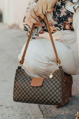 咖啡奢华灵感印花 PU 皮革单肩包