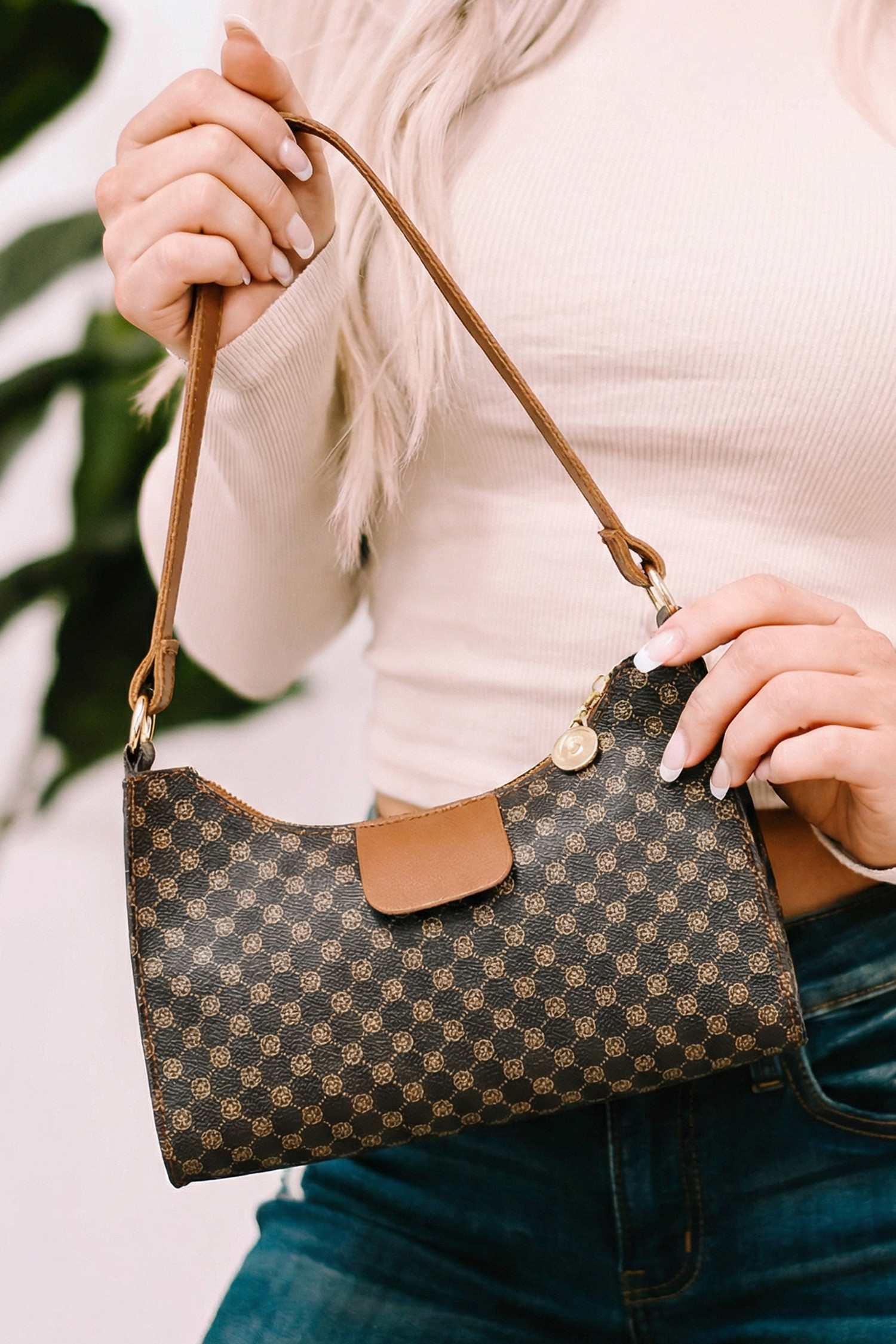 咖啡奢华灵感印花 PU 皮革单肩包 BH031579