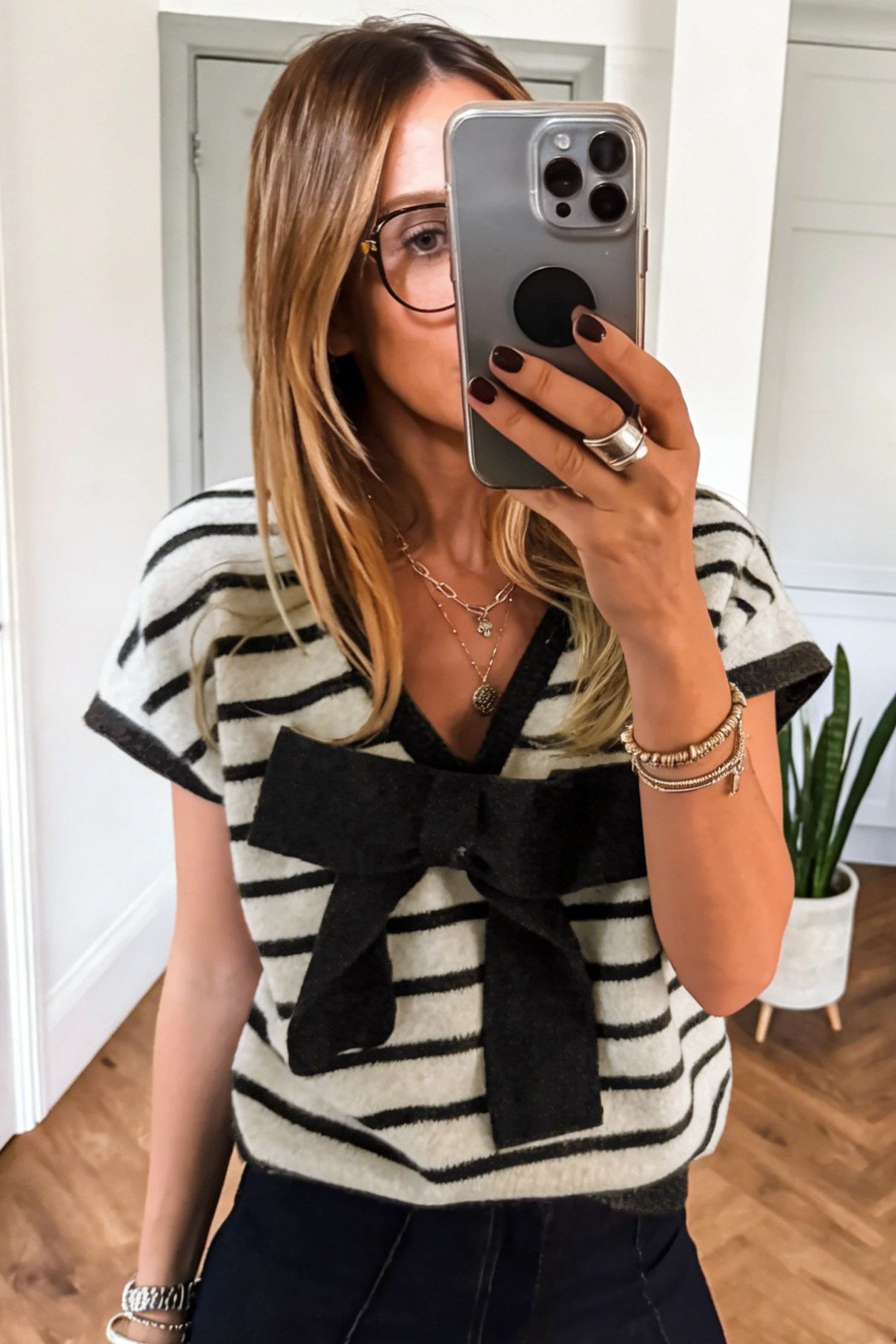 黑色条纹蝴蝶结贴花短袖毛衣 LC2771421